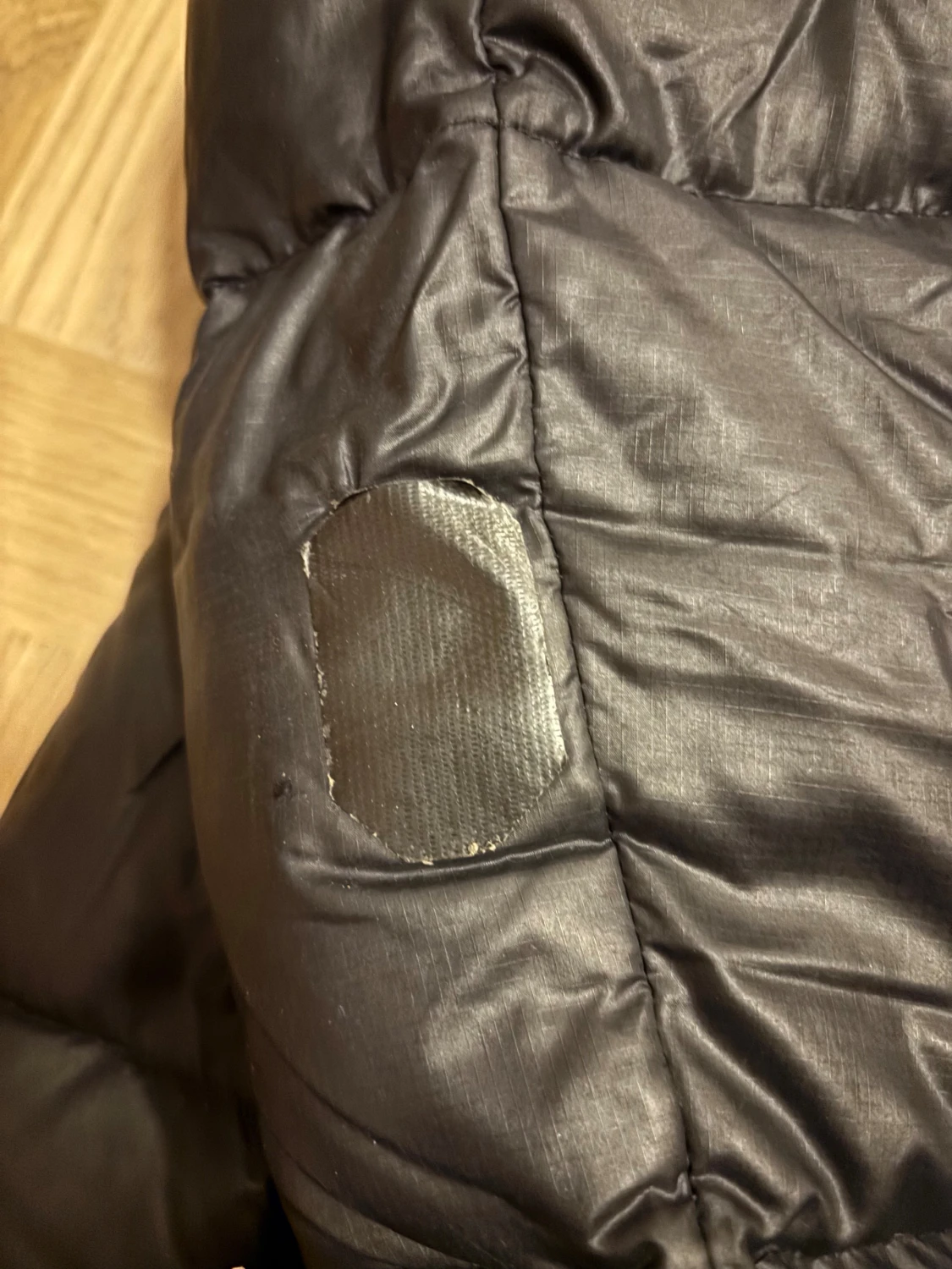 Svart pufferjacka från Peak Performance XS - 2