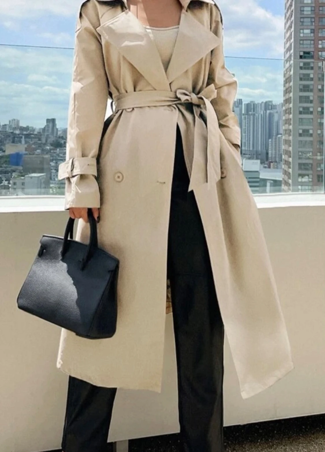 Beige trenchcoat med bälte - 2