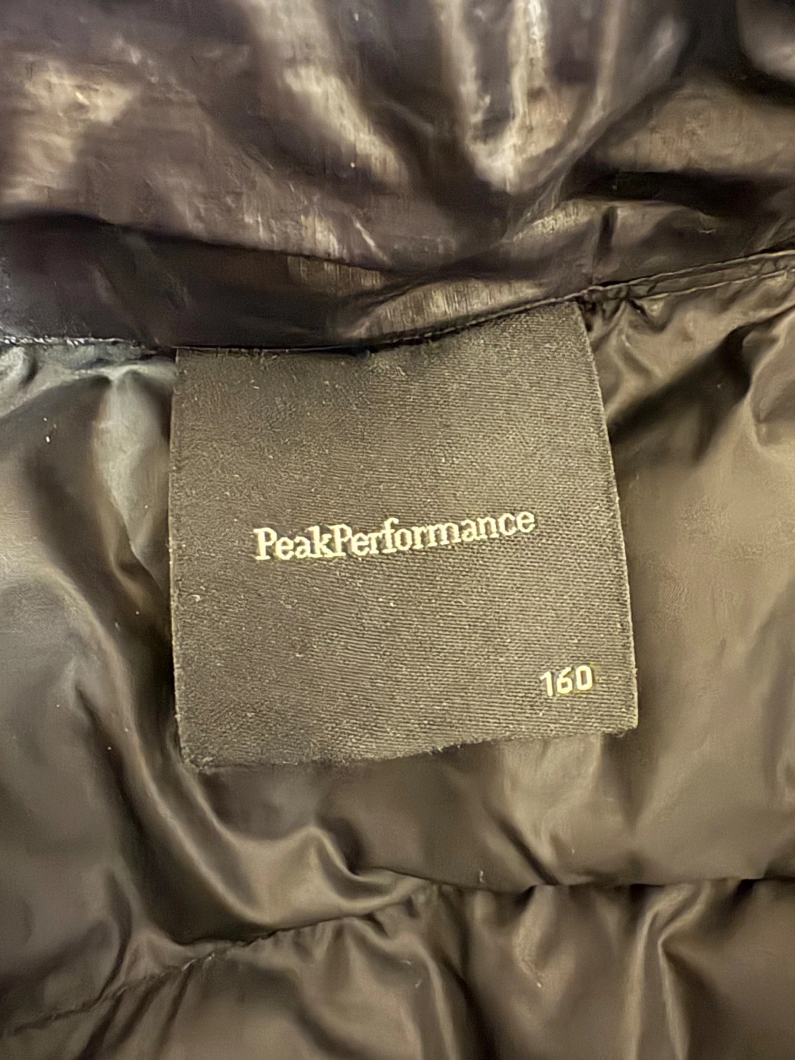 Svart Peak Performance dunjacka - 3