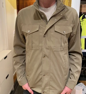 J.Lindeberg Field Jacka - J.Lindeberg Field Jacka - Modell: Bailey Poly Jacket - Storlek: XL - skick: 10/10(helt ny med tags) - Nypris runt 3000-4000kr