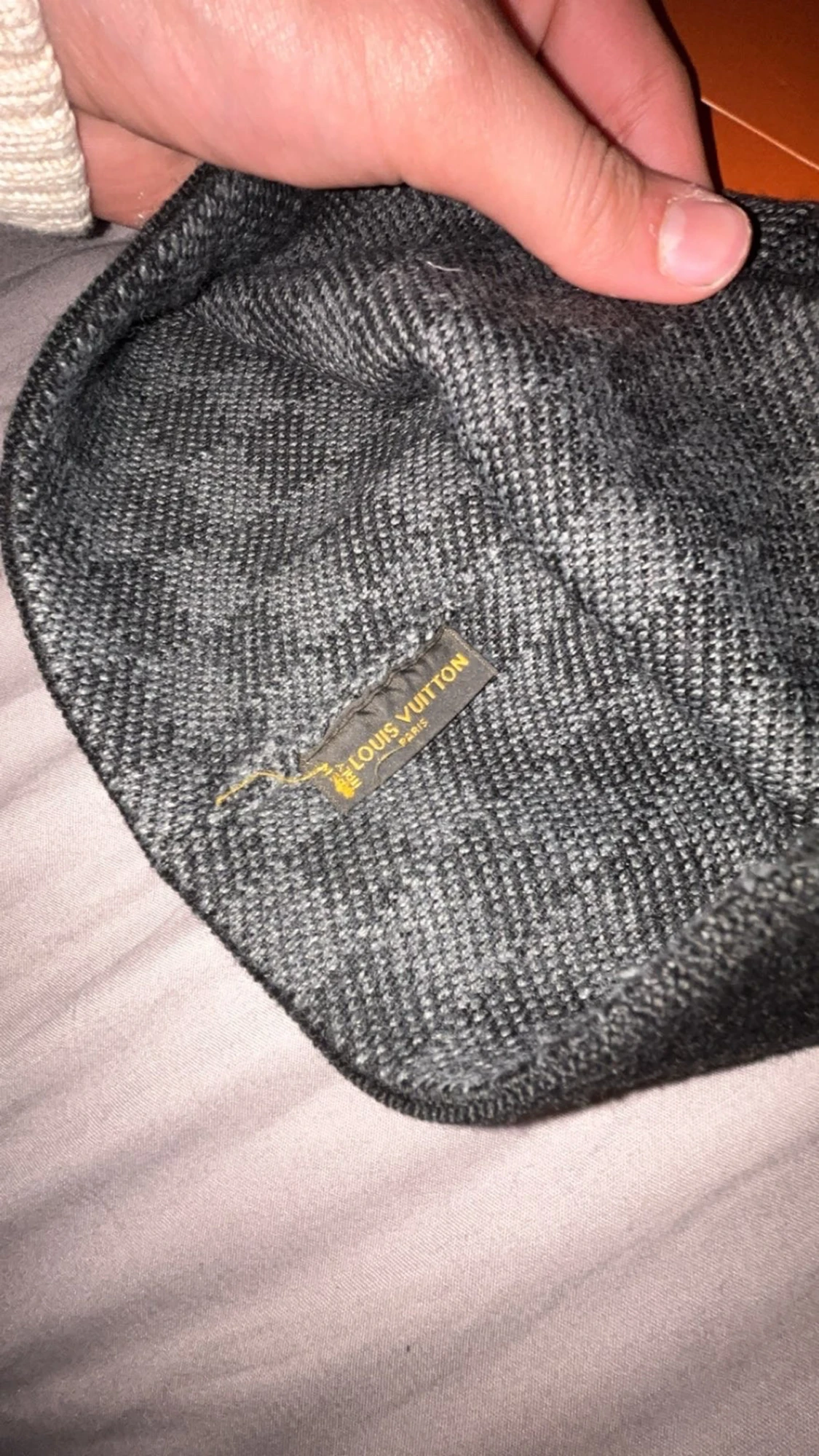 Snygg grå rutig mössa - 1