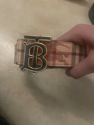 Burberry bälte med rutigt mönster - 110cm