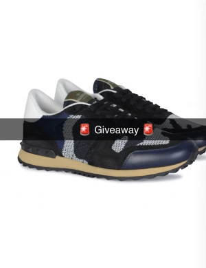 🚨 giv3away rockrunnners!🚨  - Sjukt fet tävling. Roxkrunners i fetaste färgen! För att delta: följ kontot. Likea annonsen. Följ Trend Store på tiktok. Avslutas om 1 vecka från o med nu! Stort lycka till alla🤩