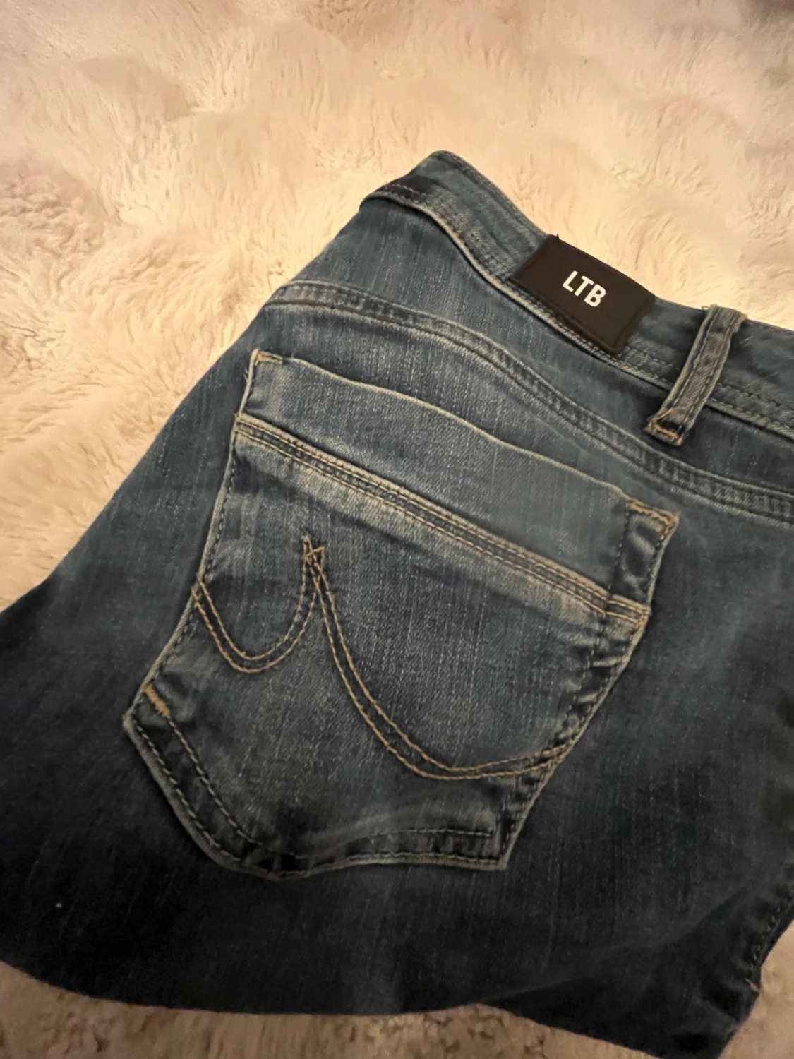 Blå bootcut jeans från LTB - 1