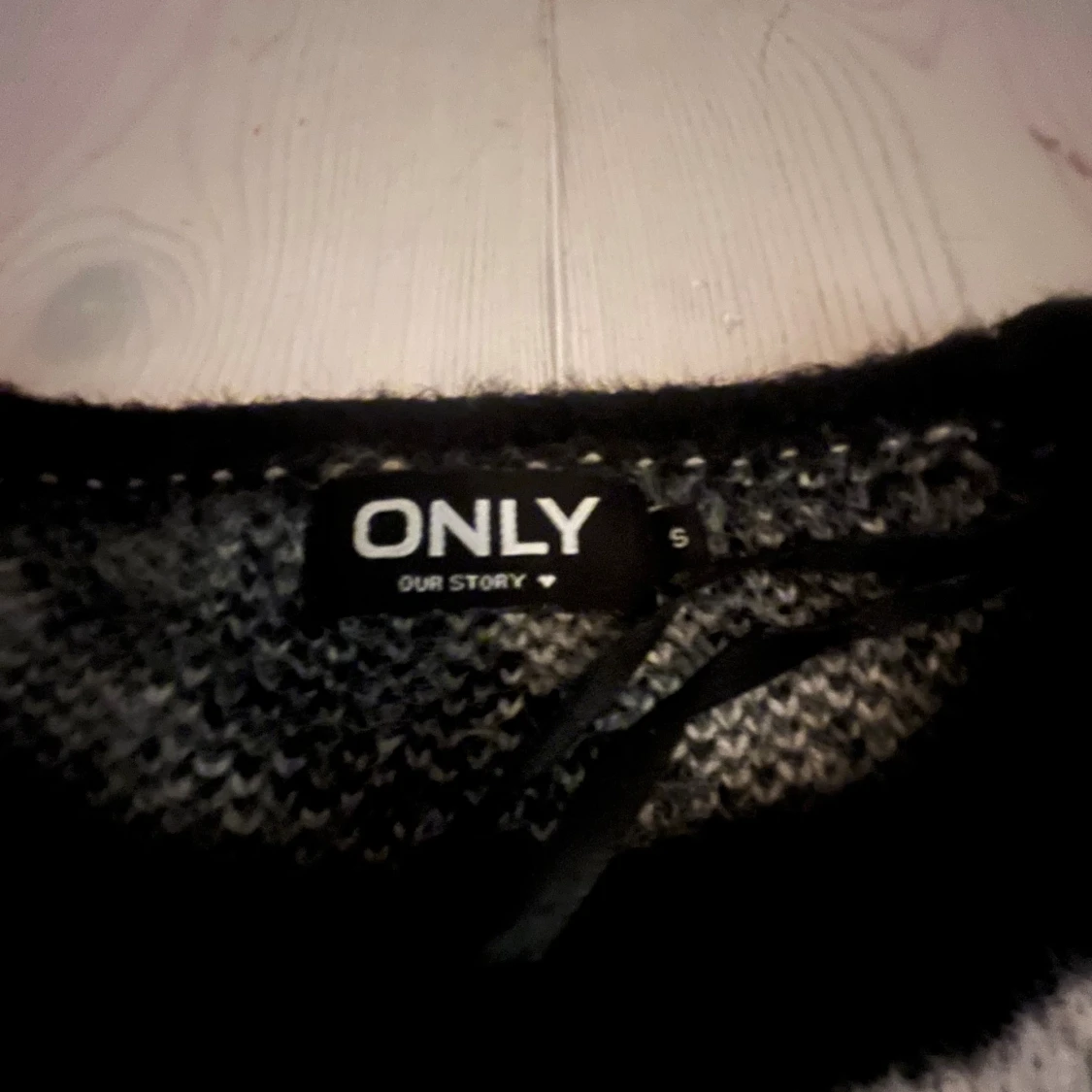 Zebramönstrad stickad tröja från ONLY - 1