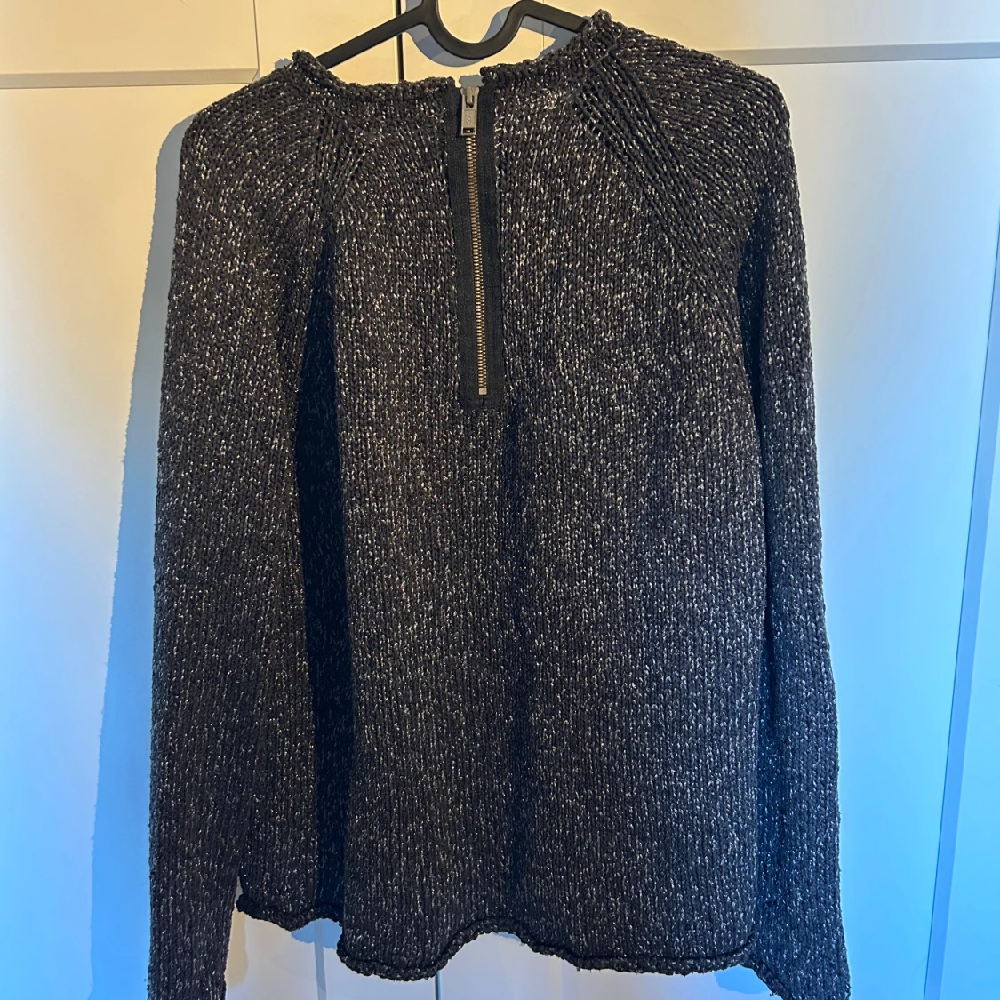 Mörkgrå stickad tröja från 365 - 1