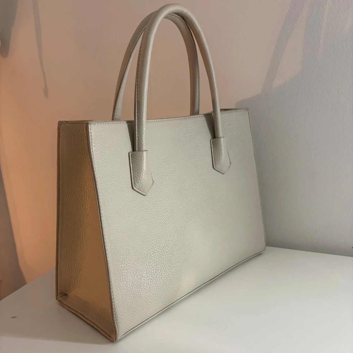 Beige handväska från Gina Tricot - 1