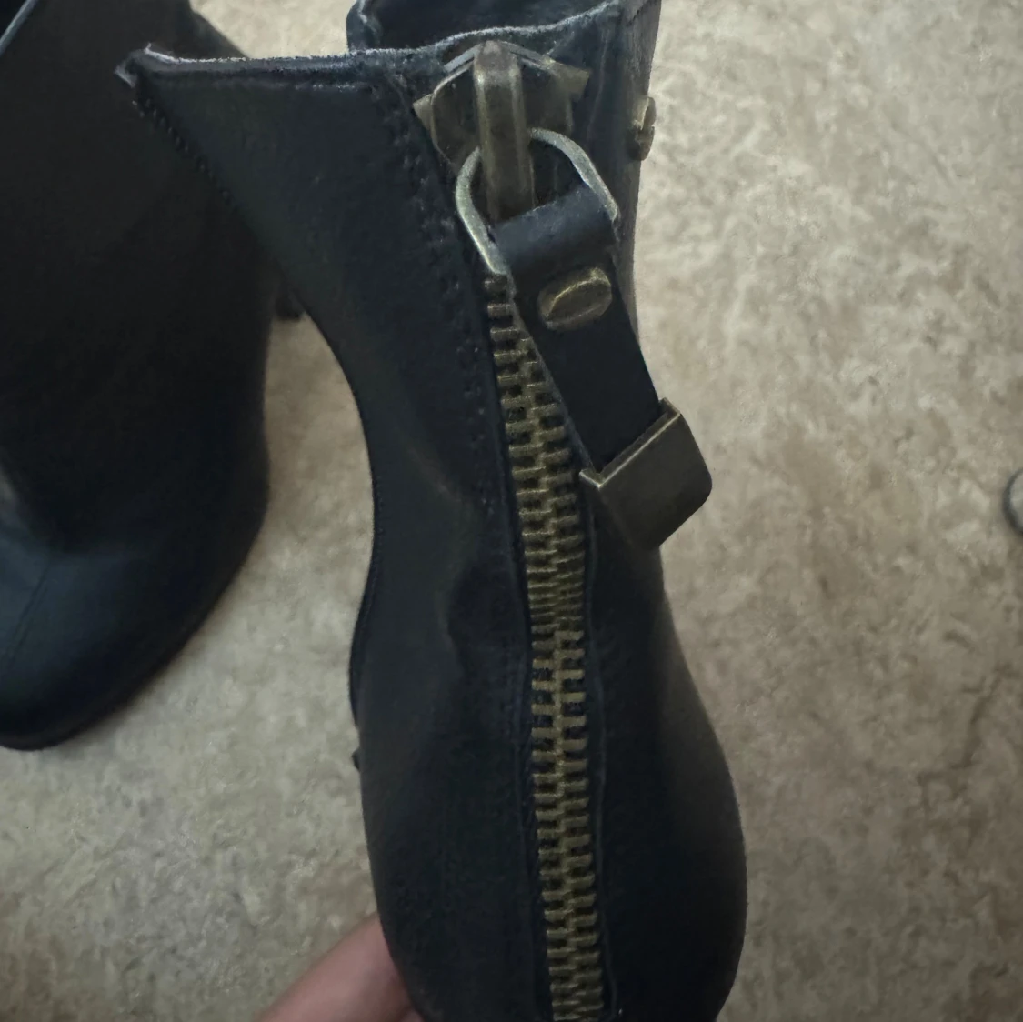 Svarta boots med klack och dragkedja - 1