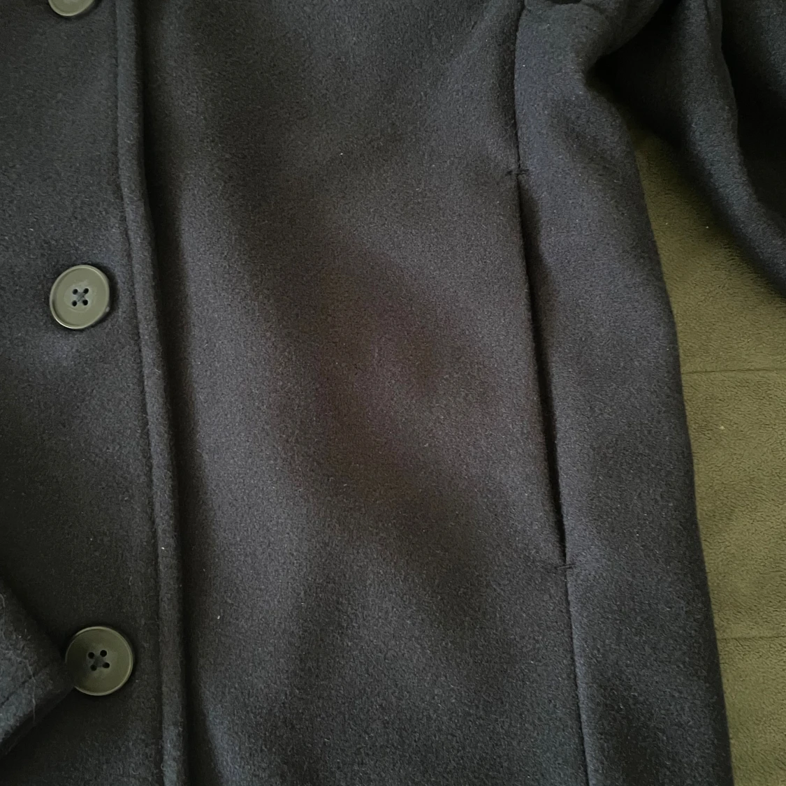 Svart kappa med hög krage från RYVLS - 2