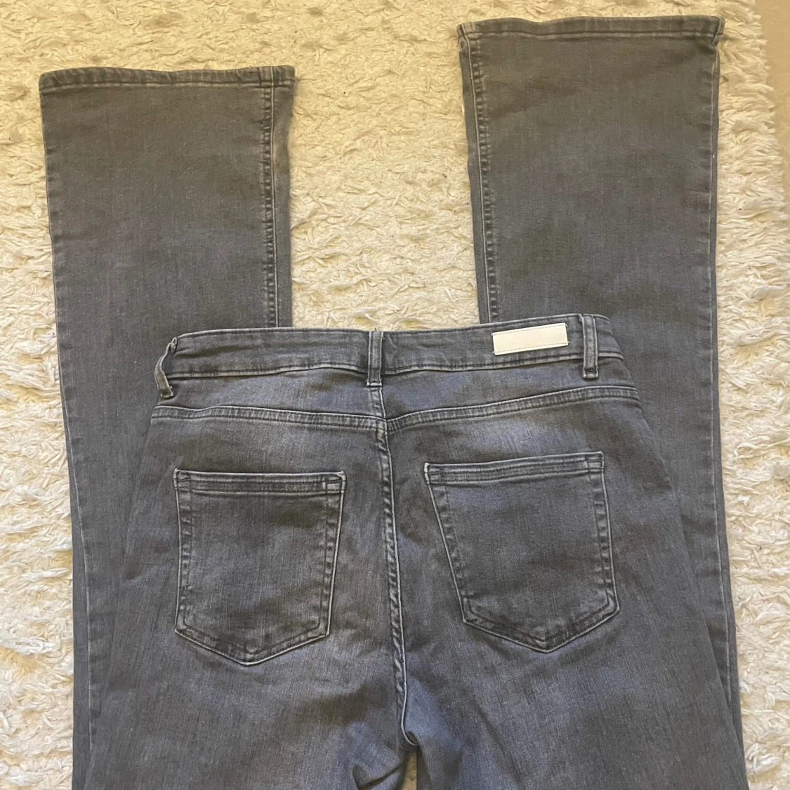 Grå jeans från ONLY, storlek L/34 - 1