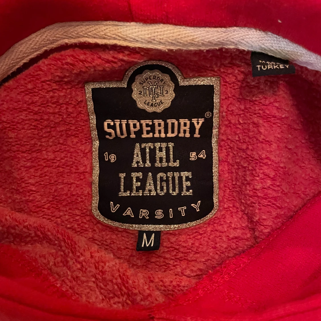 Röd hoodie från Superdry med tryck - 3