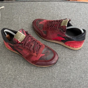 Valentino Rockrunner | 40 - Valentino Rockrunner Sneakers | Bra skick | Endast skorna ingår | INGA BYTEN | Fraktar spårbart eller möts upp i Täby 
