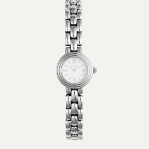 Mockberg silverfärgad armbandsklocka - Stilren armbandsklocka från Mockberg i blankt silverfärgat stål. Klockan har en rund urtavla med romerska siffror och länkarmband med polerad finish. Klassisk design som passar till många olika stilar. Helt oanvänd! Låda medföljer. 😍😍 