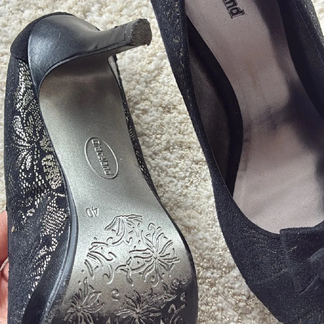 Svarta pumps med rosett från Graceland - 2