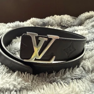 Svart skärp - Helt nytt bälte utan användning. Skriv vid eventuella frågor