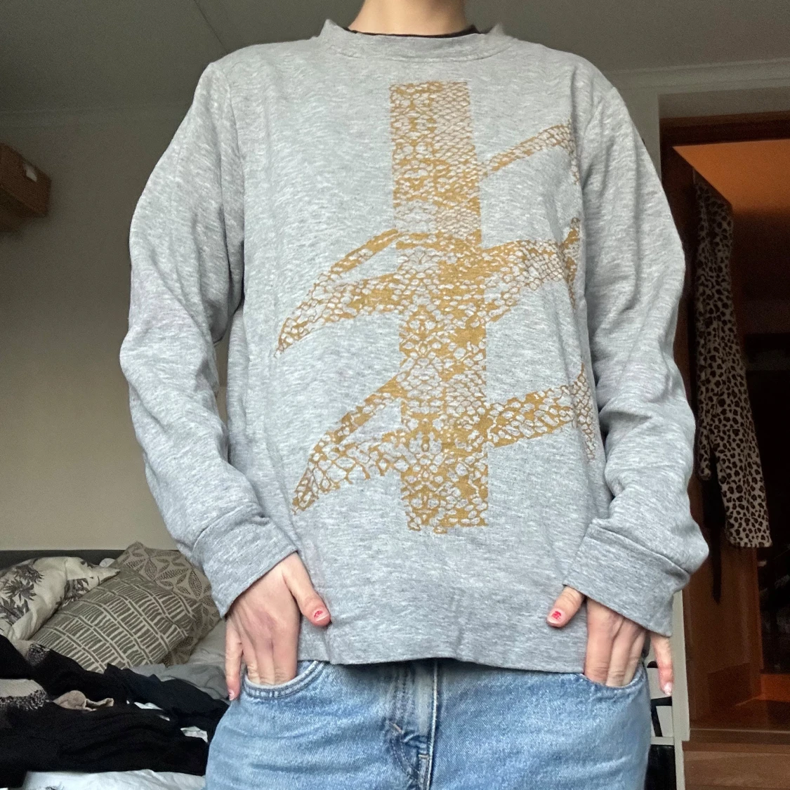 Grå sweatshirt från Carin Western - 1