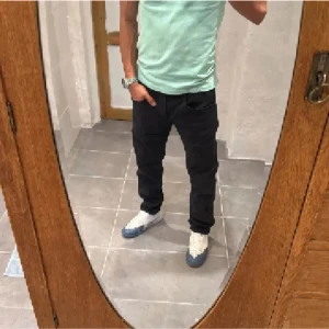 Replay jeans  - Ett par snygga byxor från Replay i storlek W31 L32 i modellen Anbbas 