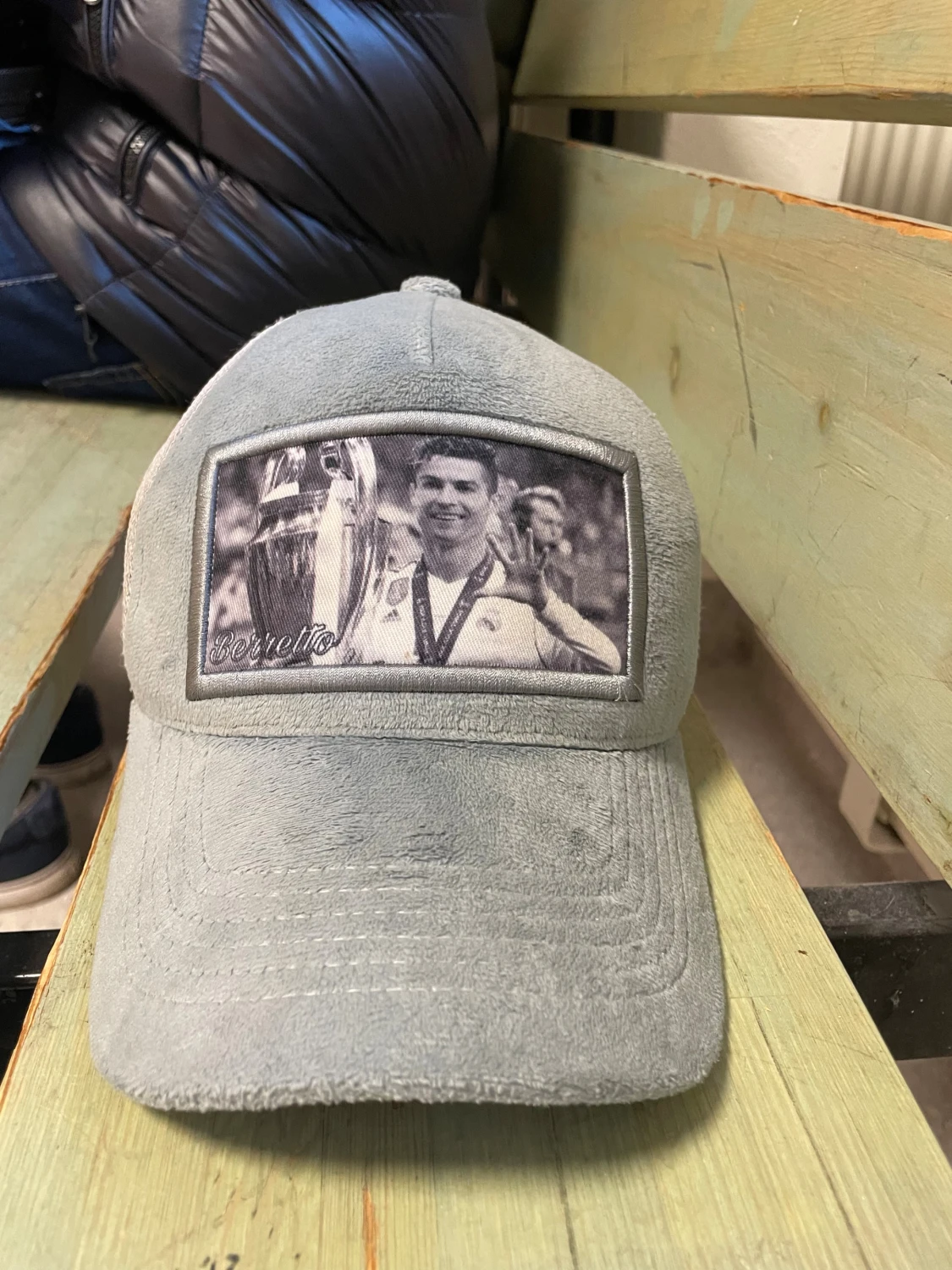 Grå meshkeps från Berretto Ronaldo keps