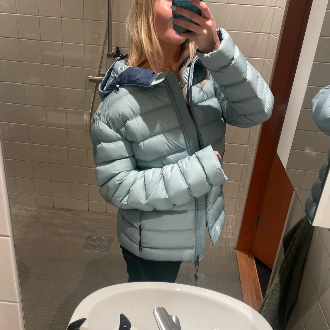 Ljusblå pufferjacka från Colmar - 1