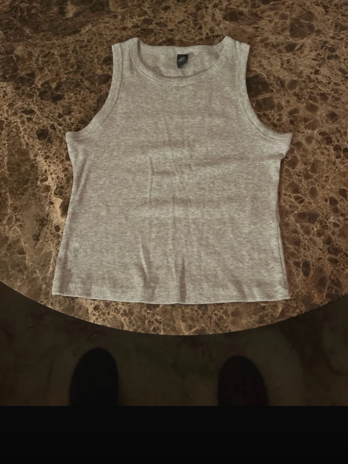 Grå ribbad linnetopp