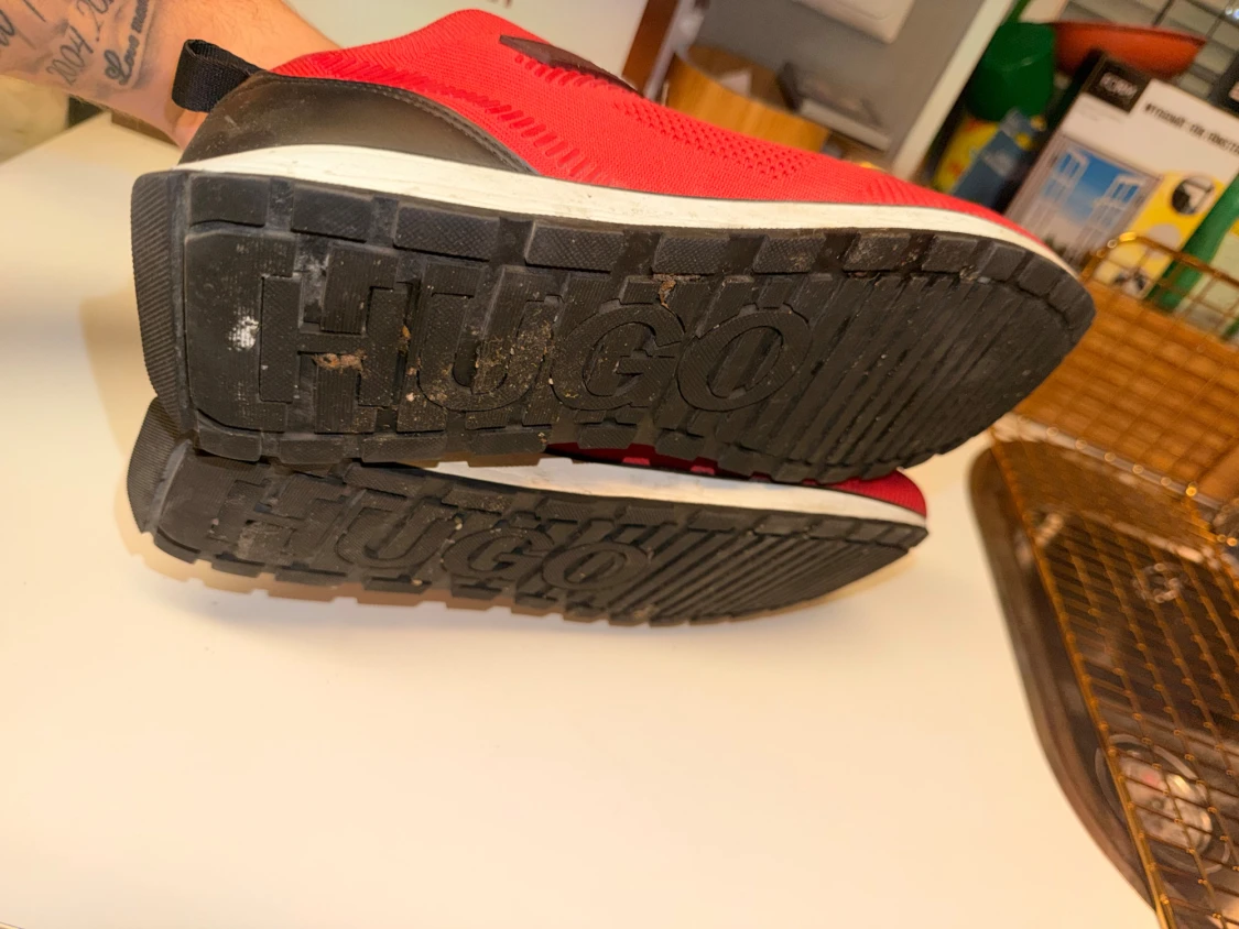 Röda sneakers från Hugo Boss - 1