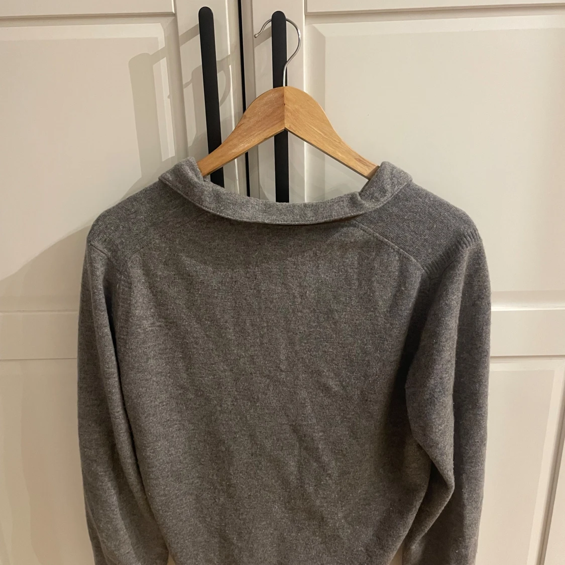 Grå polotröja från Massimo Dutti - 3