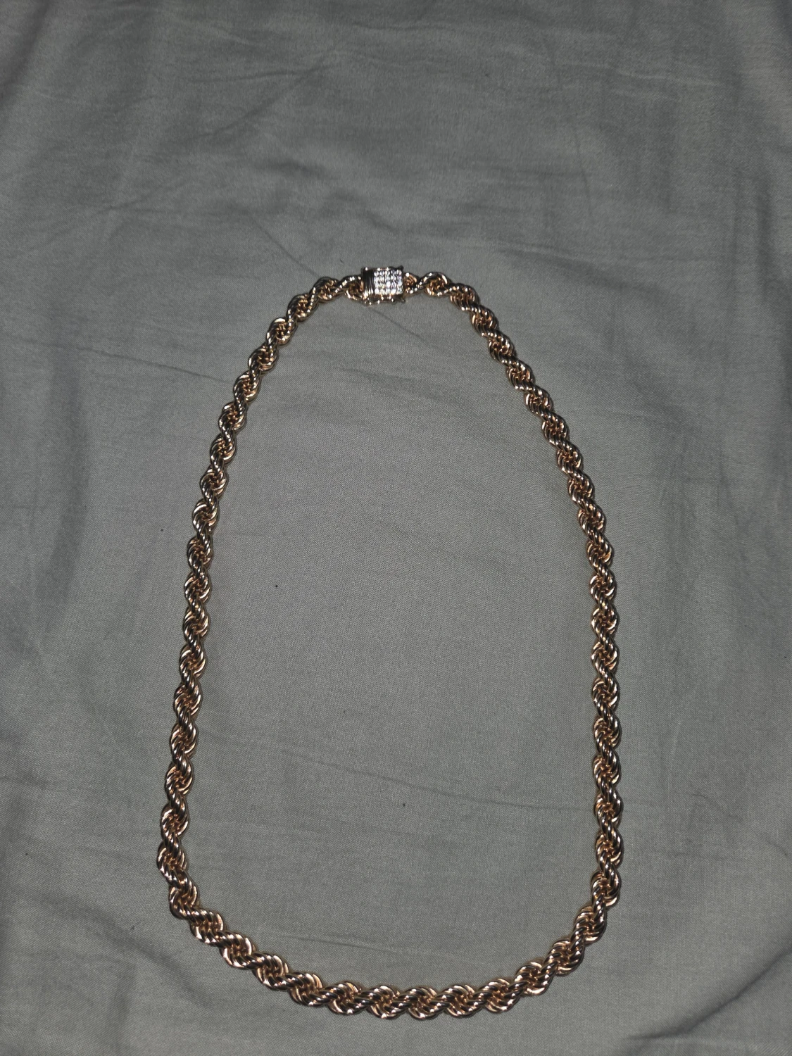 18k gulddoppat halsband från kejsar