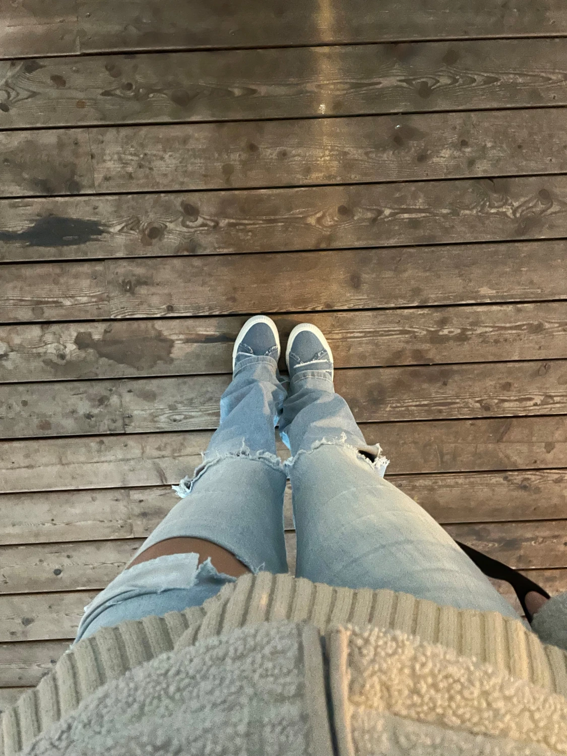 Ljusblå bootcut jeans med slitningar - 3