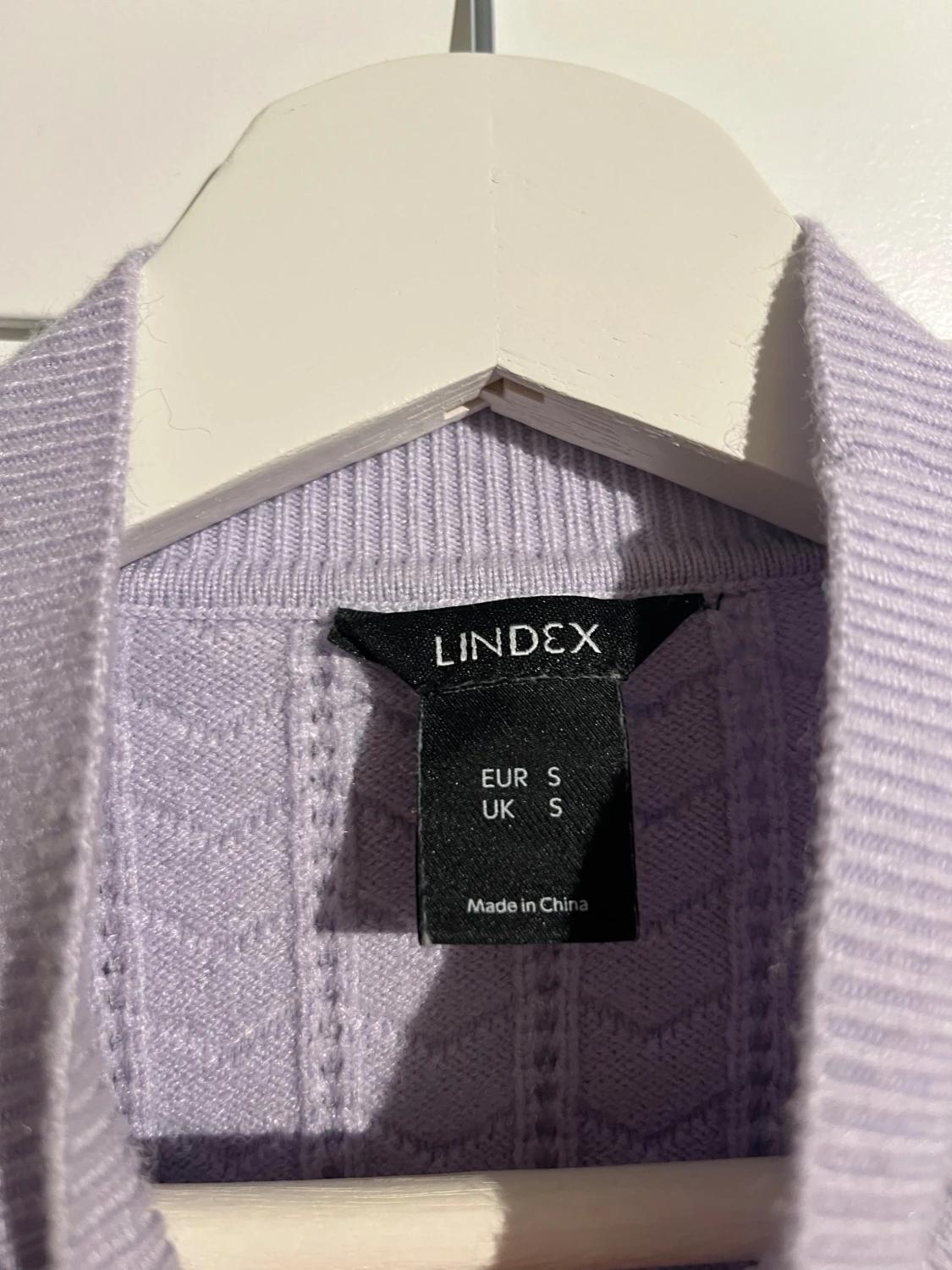 Ljuslila stickad tröja från Lindex - 1