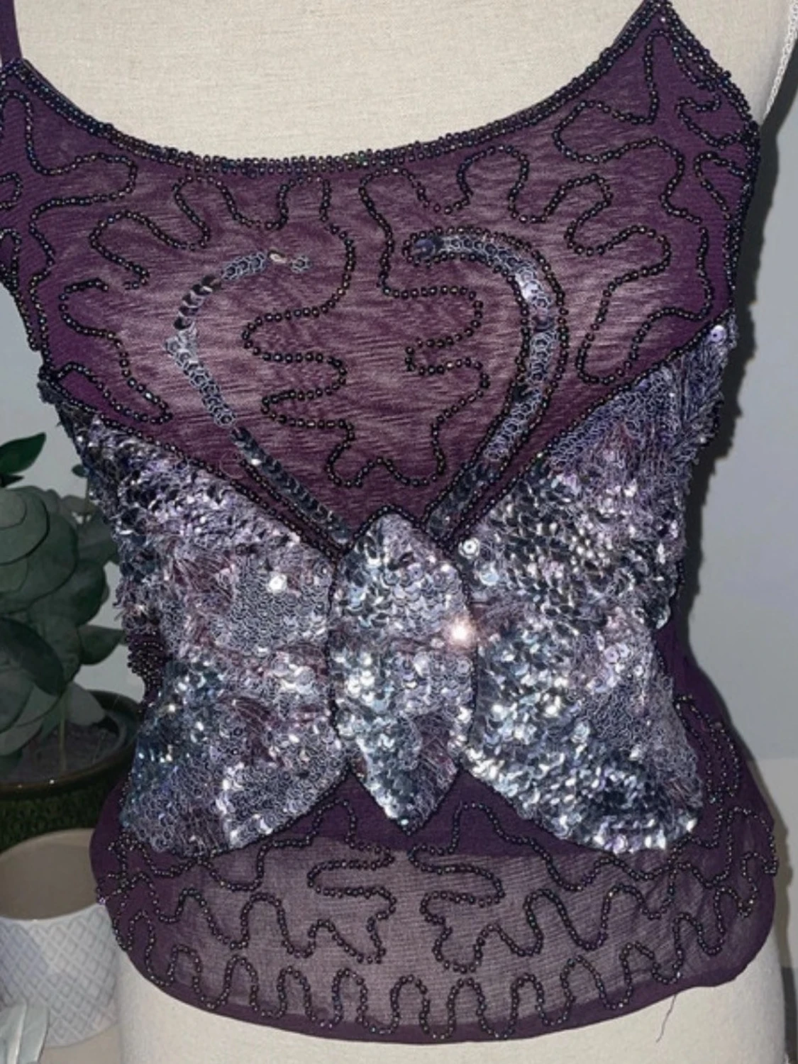 Paljettlinnetopp med fjärilsmotiv - 1