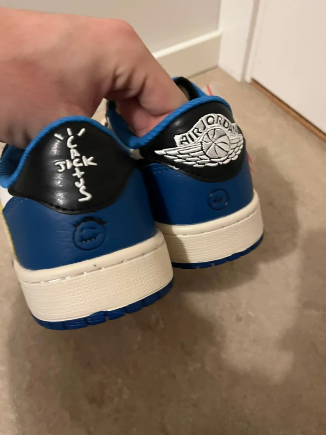 Nike Air Jordan 1 Low Travis Scott - 1