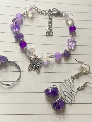 Crystal set  - Allt är 100% handgjort av mig, med äkta amethyst kristaller! Kontakta innan du trycker på köp nu, och ta gärna ej instabox 💜