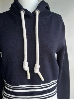 Hoodie från Zara - Fin oanvänd hoodie 
