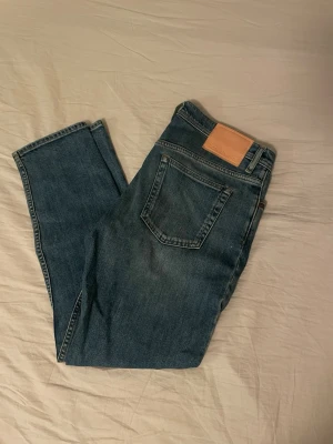 Jeans - •Skick 9/10 •Slim •Acne studios •Nypris 3699:-