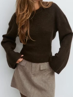 Helt ny brun stickad tröja Gina🩷 - Säljer denna jättefina stickade tröja från Gina, med vida ärmar och som är figursydd🩷lappen är kvar och aldrig använd😇