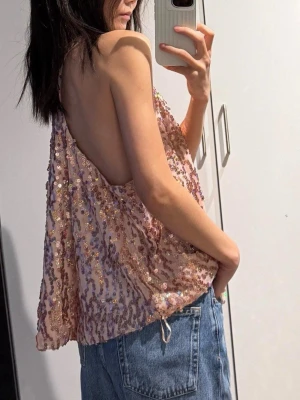 Rosa paljettlinnetopp från Gina Tricot, strl M - Festtopp