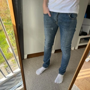 Nudie jeans grim tim - Hej! Säljer detta snygga paret jeans från Nudie!| Modell: Grim Tim| Riktigt snygga utan defekter mm, pri alltid diskuterbart! Kontakta mig vid fler frågor!| //Nils-Köp efter 25-12 skickas tidigast 29/30-12!