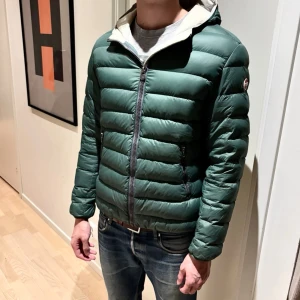 Colmar jacka  - Storlek M | jag på bilden brukar ha M