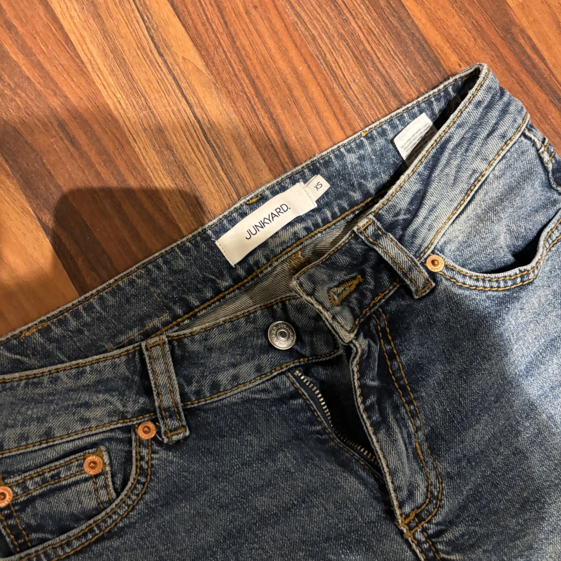 Blå bootcut jeans från Junkyard XS - 2