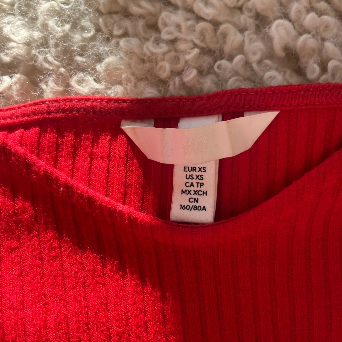 Röd topp med puffärm H&M XS - 2