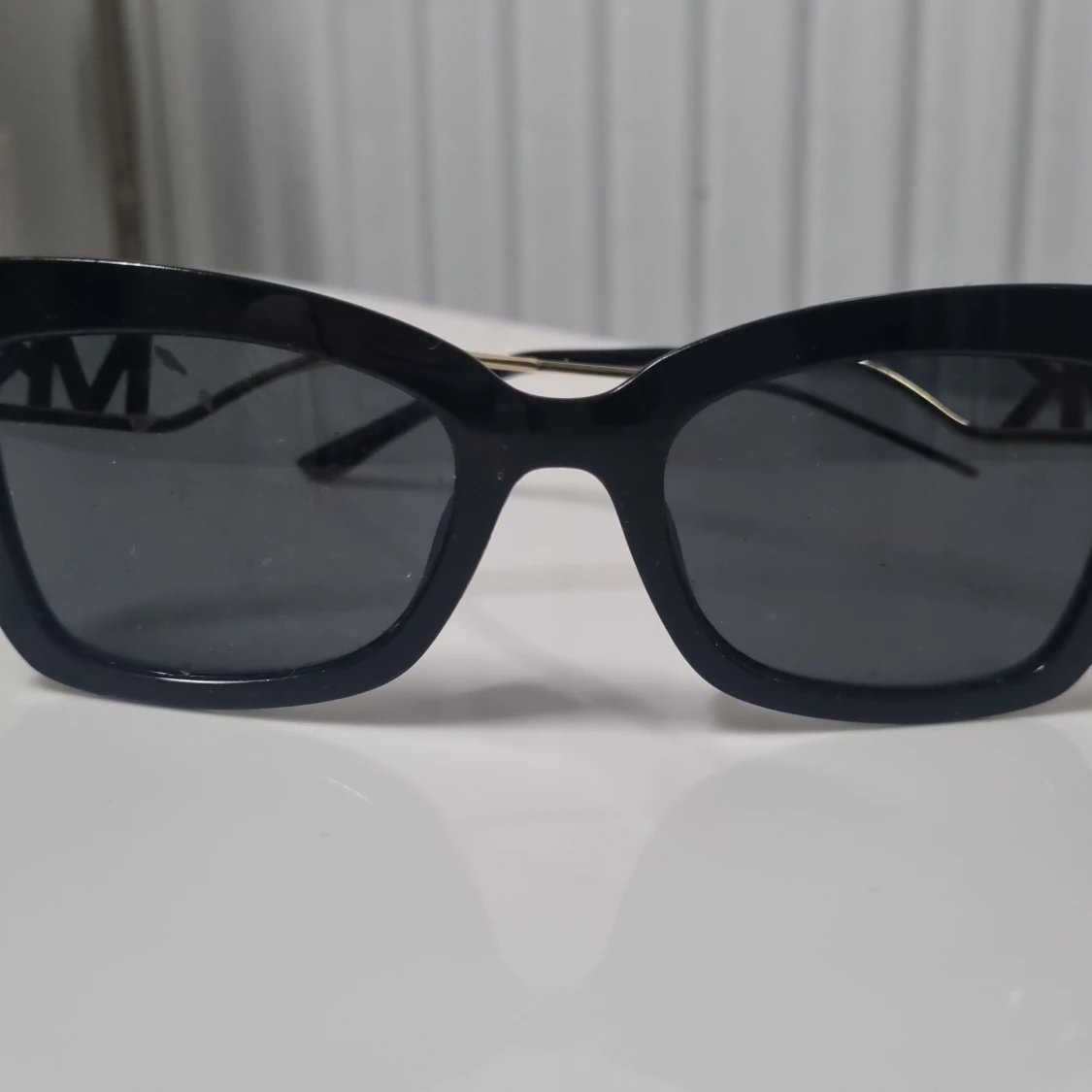 Svarta Michael Kors solglasögon