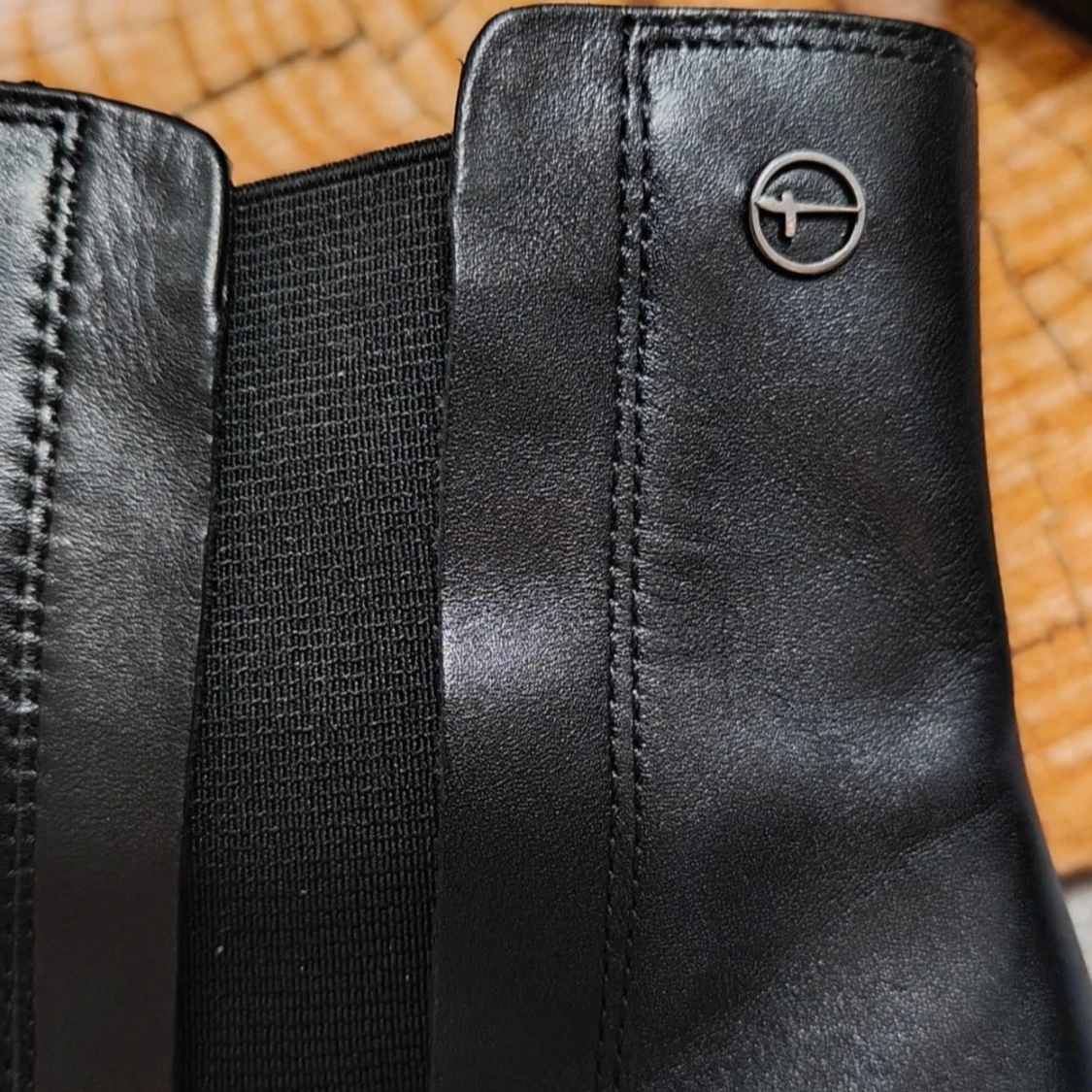 Svarta chelsea boots från Tamaris - 2