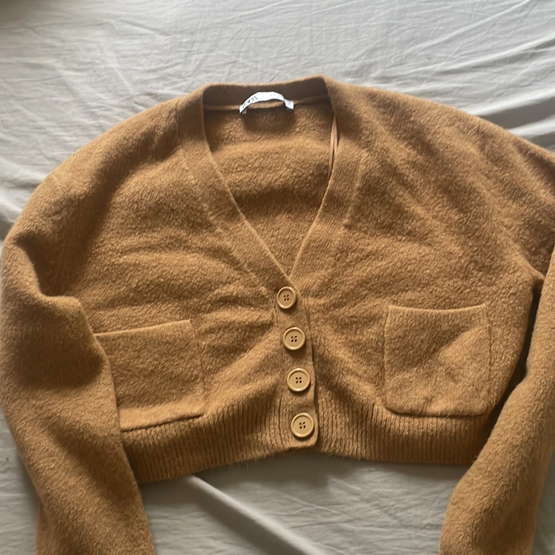 Croppad Zara ullblend beige kofta med stora knappar - 2