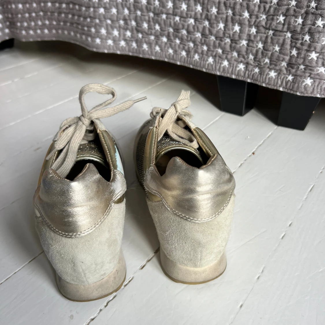 Glittriga sneakers från Nine West - 2