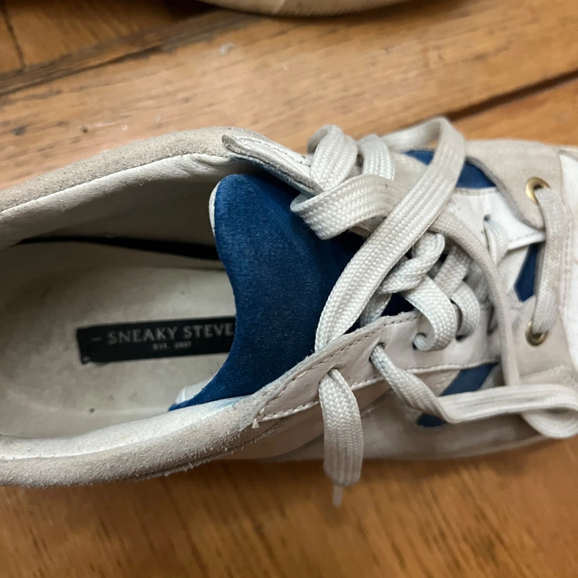 Sneaky Steve vita och grå sneakers - 1