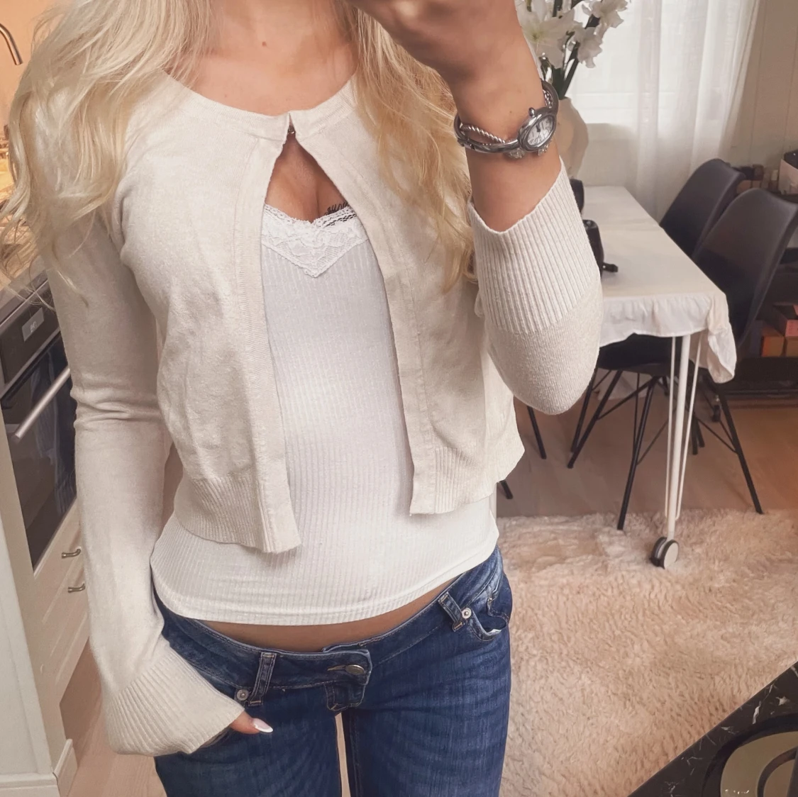 Beige croppad kofta med lång ärm
