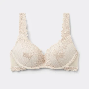Intimissimi bh - Säljer en populär push-up bh i storlek 70B, använd men i väldigt bra skick! Original pris 559. Skriv för bild.