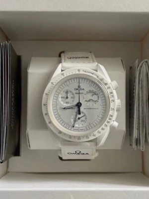 Omega x Swatch Moonwatch - Hej, säljer min Omega moonwatch som jag köper utomlands, för fler frågor skriv gärna 