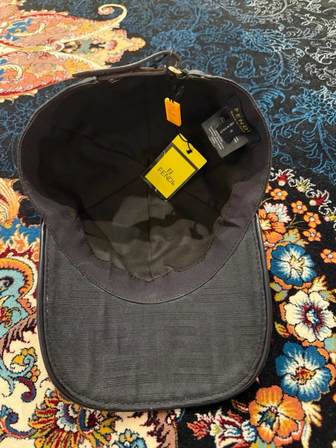 Svart Fendi keps med mönster - 4