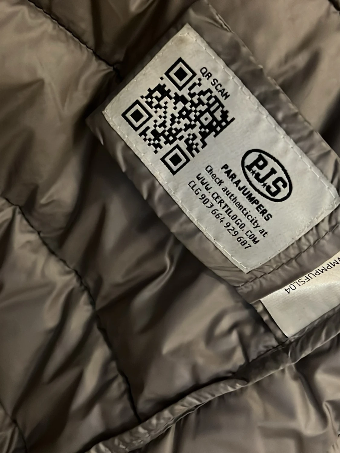 Svart dunjacka från Parajumpers - 2